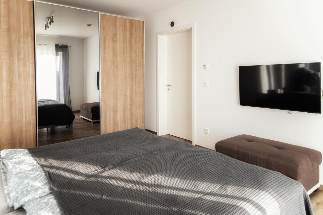 Ferienwohnung Bergaecker Нойальбенройт Екстер'єр фото